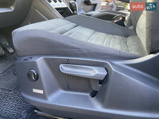 Серый Фольксваген Туран, объемом двигателя 1.6 л и пробегом 210 тыс. км за 16400 $, фото 22 на Automoto.ua