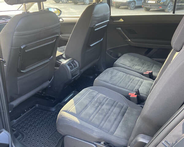 Серый Фольксваген Туран, объемом двигателя 1.6 л и пробегом 210 тыс. км за 16400 $, фото 43 на Automoto.ua