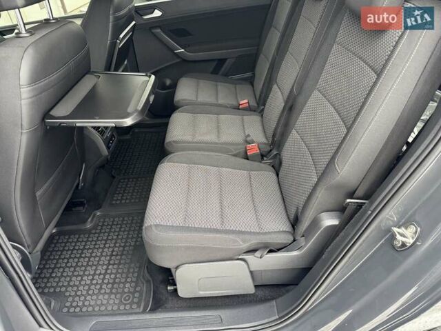 Сірий Фольксваген Туран, об'ємом двигуна 2 л та пробігом 280 тис. км за 15900 $, фото 49 на Automoto.ua