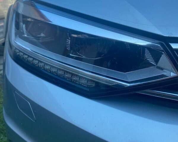 Серый Фольксваген Туран, объемом двигателя 2 л и пробегом 180 тыс. км за 19500 $, фото 9 на Automoto.ua