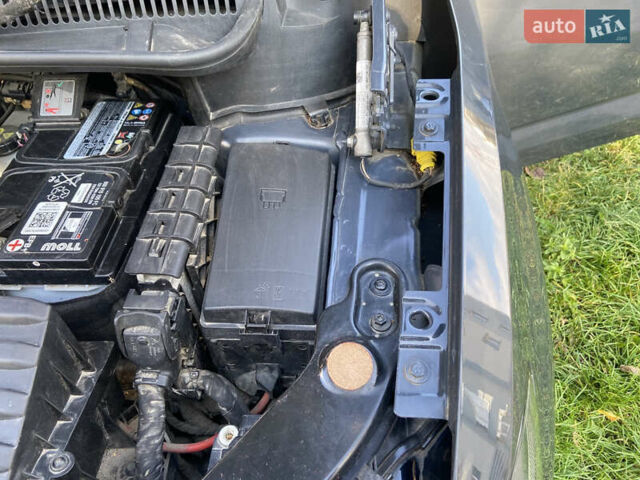 Серый Фольксваген Туран, объемом двигателя 1.6 л и пробегом 210 тыс. км за 16400 $, фото 36 на Automoto.ua