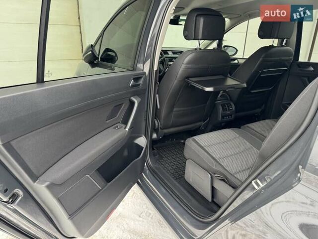 Сірий Фольксваген Туран, об'ємом двигуна 2 л та пробігом 280 тис. км за 15900 $, фото 47 на Automoto.ua