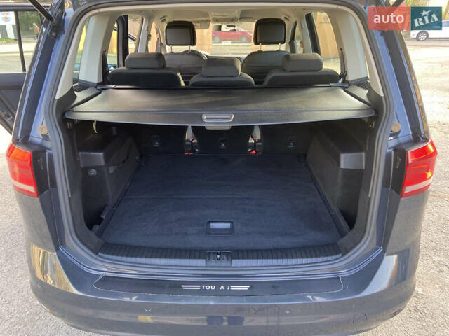 Серый Фольксваген Туран, объемом двигателя 1.6 л и пробегом 210 тыс. км за 16400 $, фото 14 на Automoto.ua