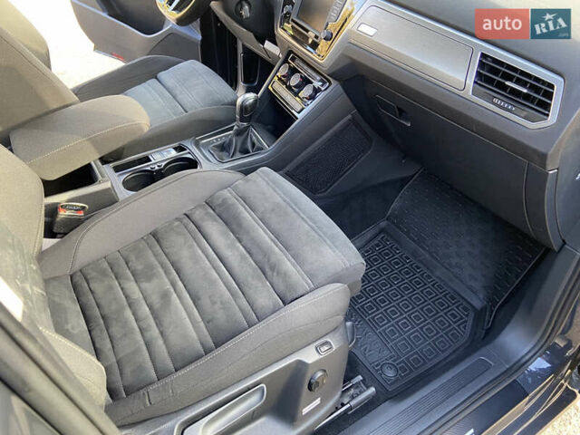 Серый Фольксваген Туран, объемом двигателя 1.6 л и пробегом 210 тыс. км за 16400 $, фото 17 на Automoto.ua