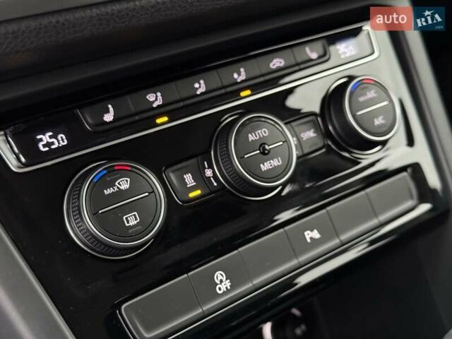 Сірий Фольксваген Туран, об'ємом двигуна 2 л та пробігом 280 тис. км за 15900 $, фото 65 на Automoto.ua