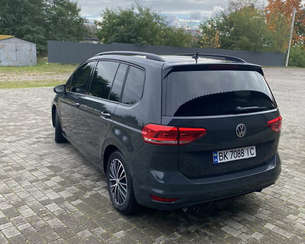 Сірий Фольксваген Туран, об'ємом двигуна 1.97 л та пробігом 285 тис. км за 16300 $, фото 4 на Automoto.ua