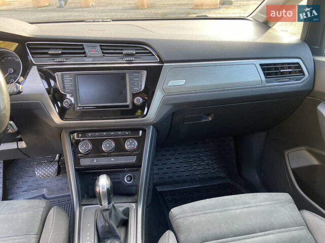 Серый Фольксваген Туран, объемом двигателя 1.6 л и пробегом 210 тыс. км за 16400 $, фото 10 на Automoto.ua