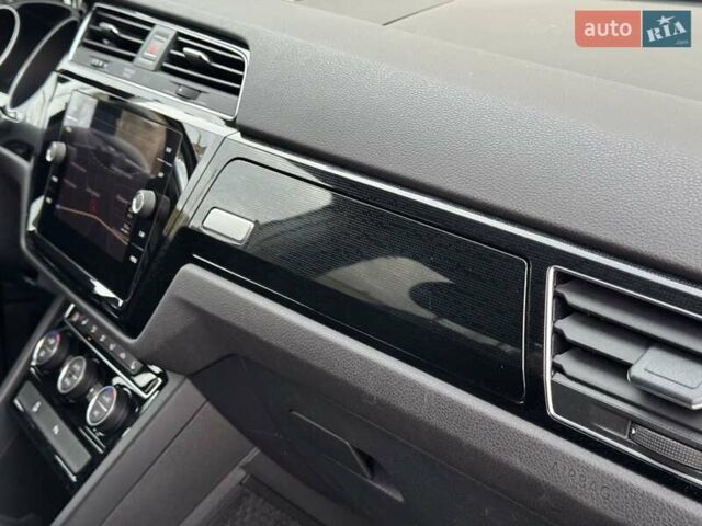 Серый Фольксваген Туран, объемом двигателя 2 л и пробегом 240 тыс. км за 17300 $, фото 54 на Automoto.ua