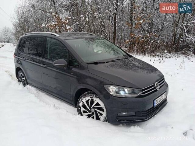 Серый Фольксваген Туран, объемом двигателя 1.97 л и пробегом 276 тыс. км за 17900 $, фото 3 на Automoto.ua