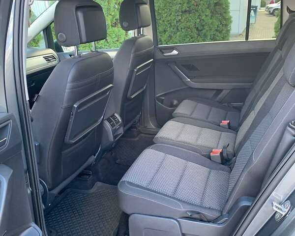 Сірий Фольксваген Туран, об'ємом двигуна 1.97 л та пробігом 246 тис. км за 20000 $, фото 31 на Automoto.ua