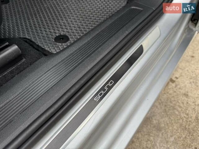 Серый Фольксваген Туран, объемом двигателя 2 л и пробегом 240 тыс. км за 17300 $, фото 53 на Automoto.ua