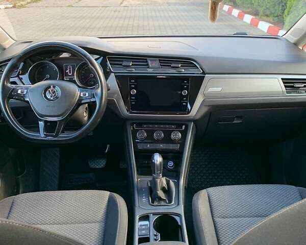 Сірий Фольксваген Туран, об'ємом двигуна 1.97 л та пробігом 246 тис. км за 20000 $, фото 46 на Automoto.ua