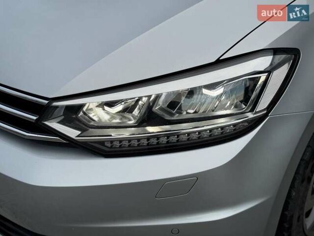 Серый Фольксваген Туран, объемом двигателя 2 л и пробегом 240 тыс. км за 17300 $, фото 10 на Automoto.ua