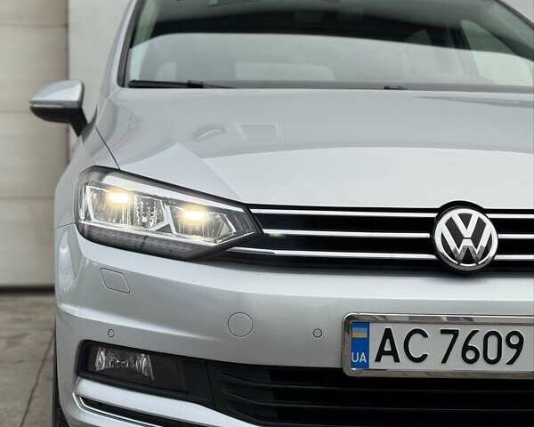Серый Фольксваген Туран, объемом двигателя 2 л и пробегом 240 тыс. км за 17300 $, фото 12 на Automoto.ua