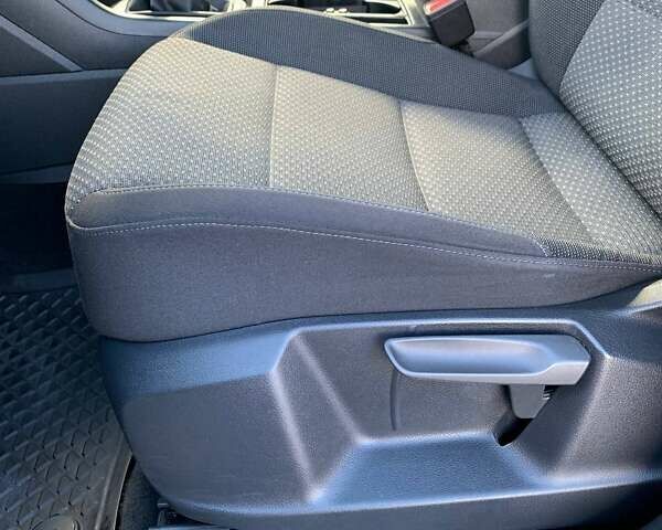 Сірий Фольксваген Туран, об'ємом двигуна 1.97 л та пробігом 246 тис. км за 20000 $, фото 48 на Automoto.ua