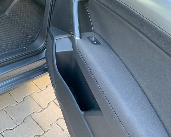 Сірий Фольксваген Туран, об'ємом двигуна 1.97 л та пробігом 246 тис. км за 20000 $, фото 40 на Automoto.ua