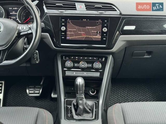 Серый Фольксваген Туран, объемом двигателя 2 л и пробегом 240 тыс. км за 17300 $, фото 38 на Automoto.ua