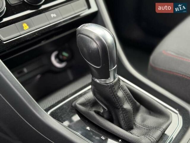 Серый Фольксваген Туран, объемом двигателя 2 л и пробегом 240 тыс. км за 17300 $, фото 29 на Automoto.ua