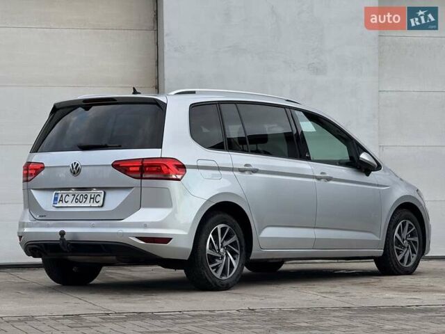 Серый Фольксваген Туран, объемом двигателя 2 л и пробегом 240 тыс. км за 17300 $, фото 17 на Automoto.ua