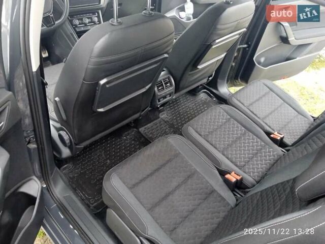 Серый Фольксваген Туран, объемом двигателя 1.97 л и пробегом 276 тыс. км за 17900 $, фото 12 на Automoto.ua