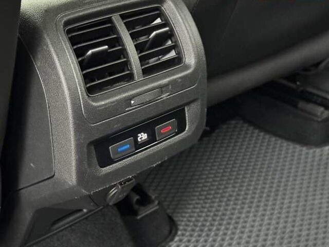 Серый Фольксваген Туран, объемом двигателя 2 л и пробегом 240 тыс. км за 17300 $, фото 48 на Automoto.ua