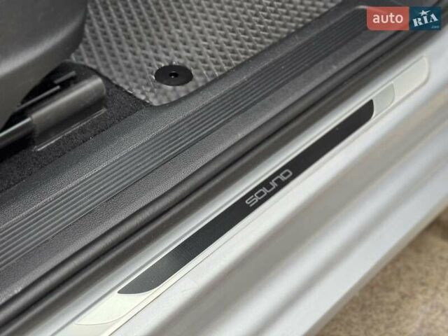 Серый Фольксваген Туран, объемом двигателя 2 л и пробегом 240 тыс. км за 17300 $, фото 57 на Automoto.ua