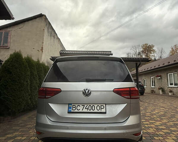 Серый Фольксваген Туран, объемом двигателя 1.6 л и пробегом 174 тыс. км за 14800 $, фото 3 на Automoto.ua