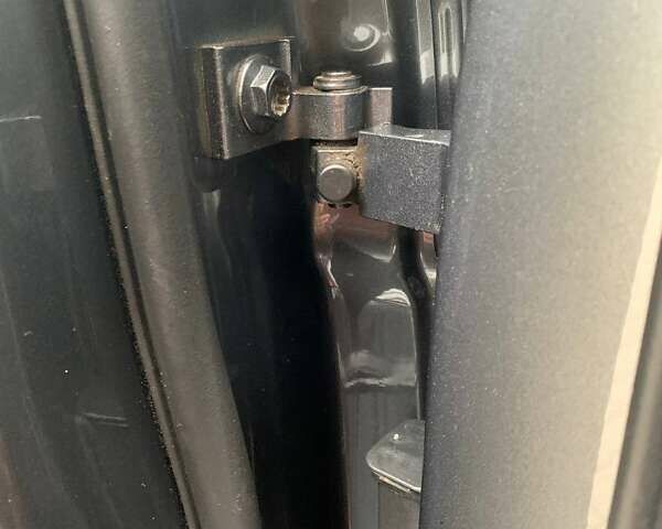 Сірий Фольксваген Туран, об'ємом двигуна 1.97 л та пробігом 246 тис. км за 20000 $, фото 57 на Automoto.ua