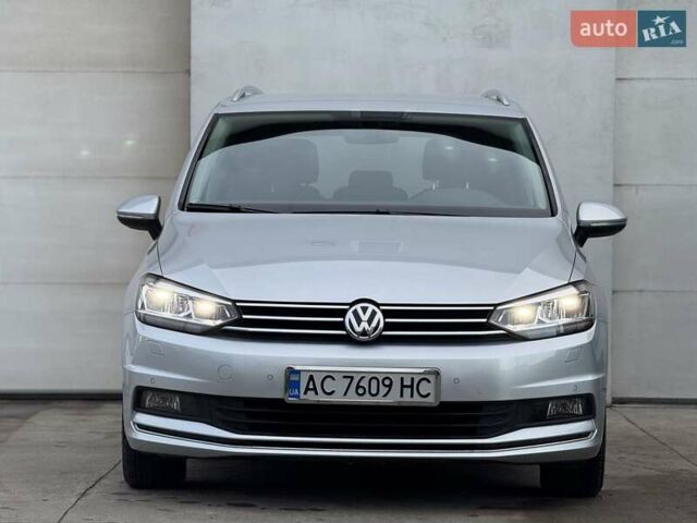 Серый Фольксваген Туран, объемом двигателя 2 л и пробегом 240 тыс. км за 17300 $, фото 2 на Automoto.ua