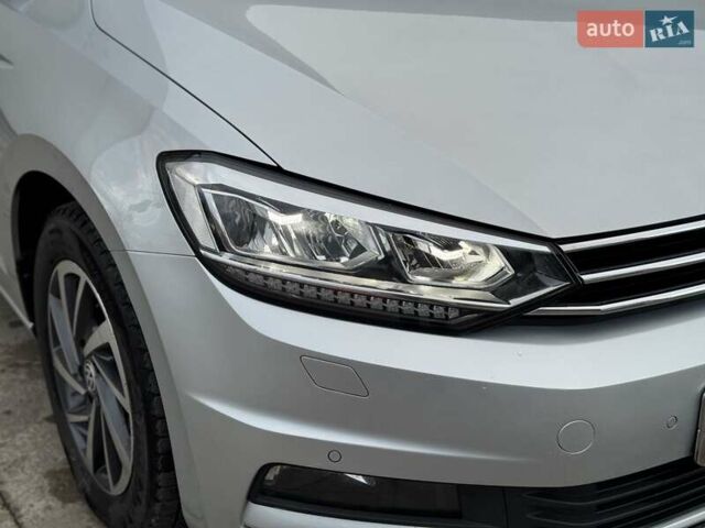 Серый Фольксваген Туран, объемом двигателя 2 л и пробегом 240 тыс. км за 17300 $, фото 7 на Automoto.ua