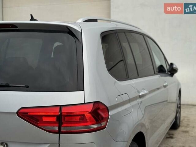 Серый Фольксваген Туран, объемом двигателя 2 л и пробегом 240 тыс. км за 17300 $, фото 16 на Automoto.ua