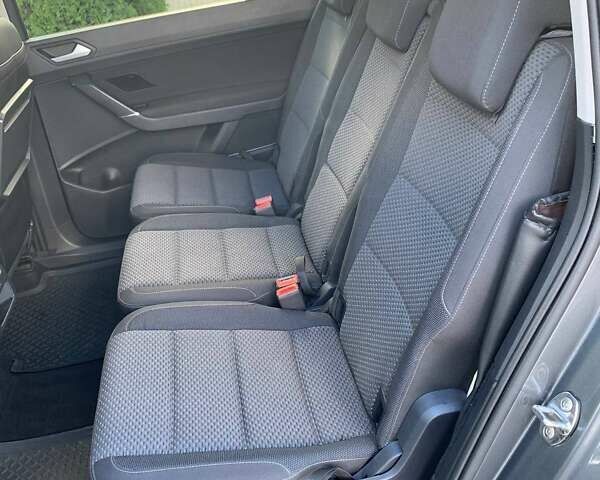 Сірий Фольксваген Туран, об'ємом двигуна 1.97 л та пробігом 246 тис. км за 20000 $, фото 35 на Automoto.ua