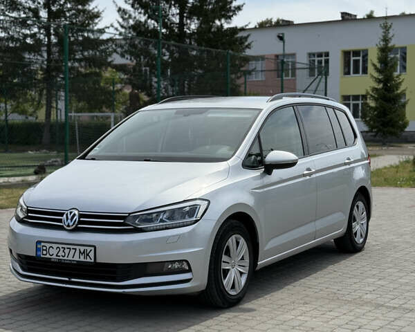 Сірий Фольксваген Туран, об'ємом двигуна 1.6 л та пробігом 233 тис. км за 15999 $, фото 2 на Automoto.ua