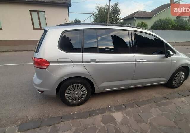 Серый Фольксваген Туран, объемом двигателя 1.6 л и пробегом 134 тыс. км за 17300 $, фото 2 на Automoto.ua