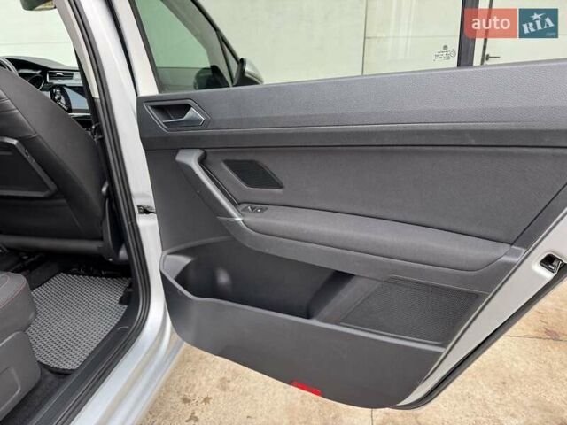 Серый Фольксваген Туран, объемом двигателя 2 л и пробегом 240 тыс. км за 17300 $, фото 40 на Automoto.ua