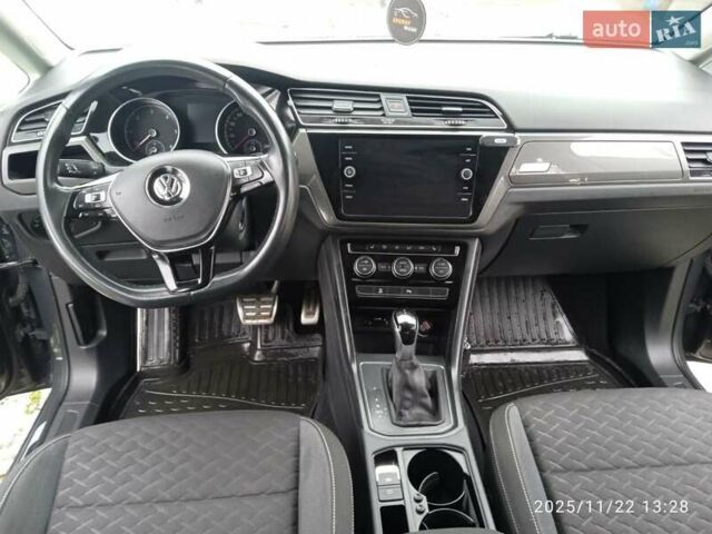 Серый Фольксваген Туран, объемом двигателя 1.97 л и пробегом 276 тыс. км за 17900 $, фото 8 на Automoto.ua