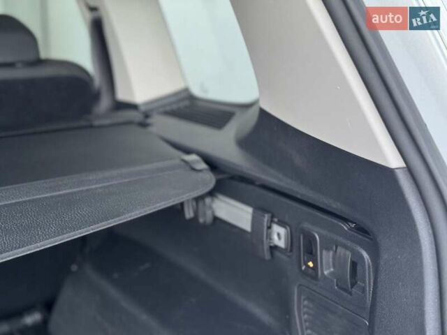 Серый Фольксваген Туран, объемом двигателя 2 л и пробегом 240 тыс. км за 17300 $, фото 68 на Automoto.ua