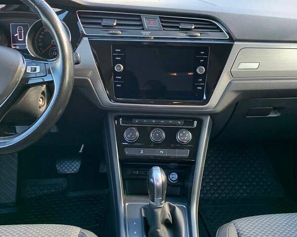 Сірий Фольксваген Туран, об'ємом двигуна 1.97 л та пробігом 246 тис. км за 20000 $, фото 47 на Automoto.ua