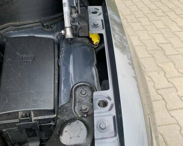 Сірий Фольксваген Туран, об'ємом двигуна 1.97 л та пробігом 246 тис. км за 20000 $, фото 62 на Automoto.ua