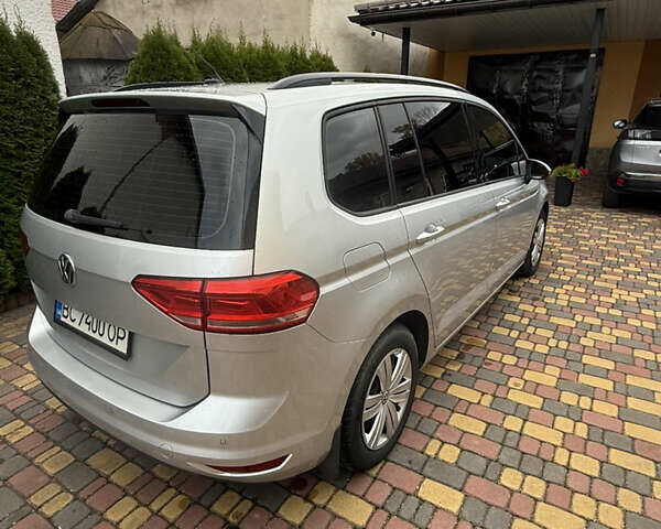 Серый Фольксваген Туран, объемом двигателя 1.6 л и пробегом 174 тыс. км за 14800 $, фото 2 на Automoto.ua