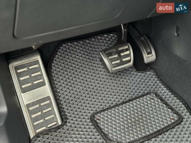 Серый Фольксваген Туран, объемом двигателя 2 л и пробегом 240 тыс. км за 17300 $, фото 39 на Automoto.ua