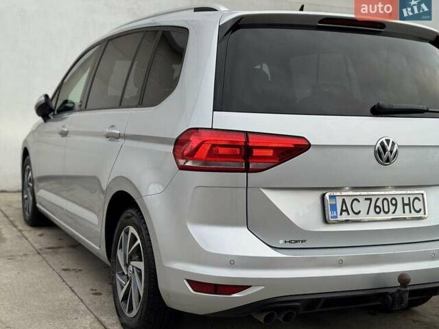Серый Фольксваген Туран, объемом двигателя 2 л и пробегом 240 тыс. км за 17300 $, фото 21 на Automoto.ua