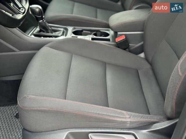 Серый Фольксваген Туран, объемом двигателя 2 л и пробегом 240 тыс. км за 17300 $, фото 62 на Automoto.ua