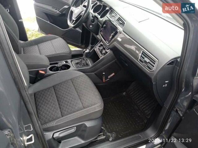 Серый Фольксваген Туран, объемом двигателя 1.97 л и пробегом 276 тыс. км за 17900 $, фото 10 на Automoto.ua