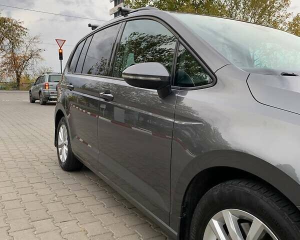 Сірий Фольксваген Туран, об'ємом двигуна 1.97 л та пробігом 246 тис. км за 20000 $, фото 7 на Automoto.ua