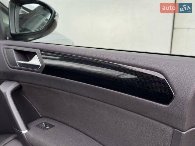 Серый Фольксваген Туран, объемом двигателя 2 л и пробегом 240 тыс. км за 17300 $, фото 52 на Automoto.ua