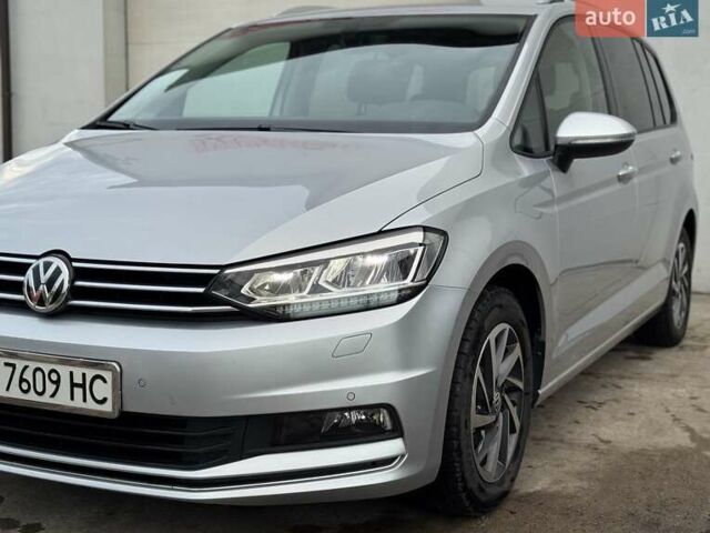 Серый Фольксваген Туран, объемом двигателя 2 л и пробегом 240 тыс. км за 17300 $, фото 9 на Automoto.ua