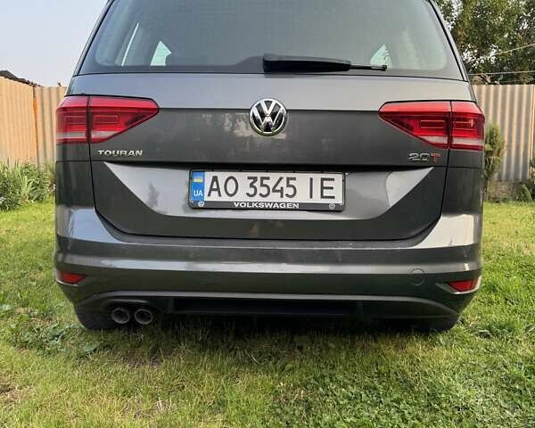 Серый Фольксваген Туран, объемом двигателя 2 л и пробегом 280 тыс. км за 18200 $, фото 2 на Automoto.ua