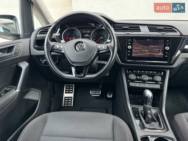 Серый Фольксваген Туран, объемом двигателя 2 л и пробегом 240 тыс. км за 17300 $, фото 35 на Automoto.ua