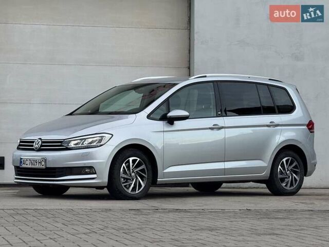 Серый Фольксваген Туран, объемом двигателя 2 л и пробегом 240 тыс. км за 17300 $, фото 6 на Automoto.ua